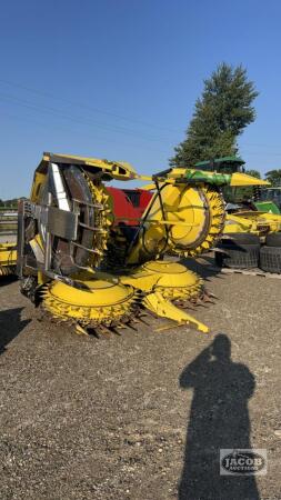 KEMPER CHAMPION 460 8 ROW CORN HEAD