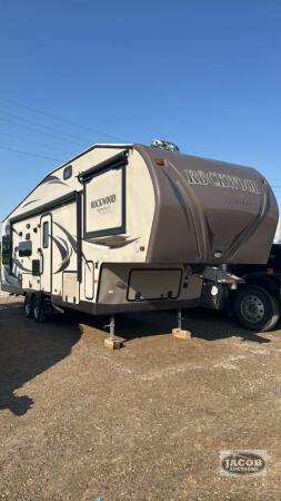 2013 ROCKWOOD SIGNATURE ULTRALIGHT 32FT CAMPER