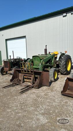 JOHN DEERE 2130 DIESEL TRACTOR WITH LOADER