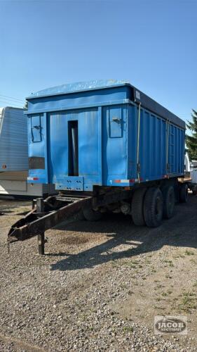 18FT X 8FT TANDEM DUMP TRAILER