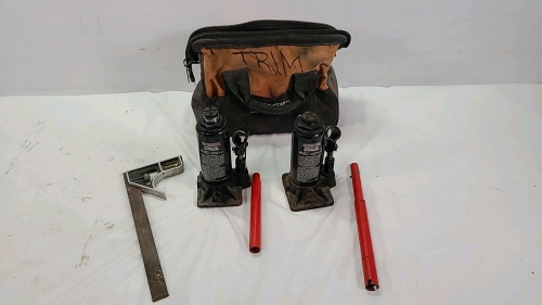 2 Motomaster 4 Ton Hydraulic Jacks in Bag