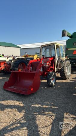 INTERNATIONAL 444 DIESEL TRACTOR WITH LOADER