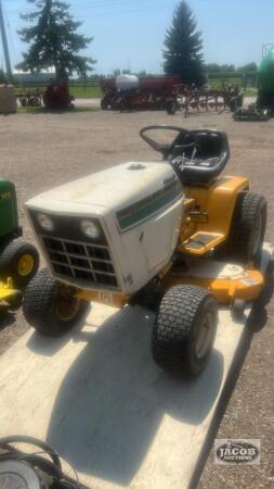 NOT RUNNING: CUB CADET 1872 HYDRO RIDING MOWER