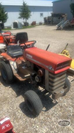 MASSEY FERGUSON 12 HYDRA SPEED GARDEN TRACTOR