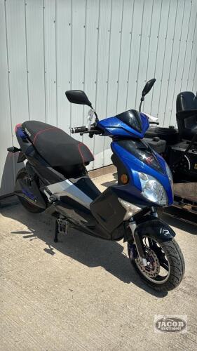 2012 VROOM 500 E-BIKE WITH PEDAL ASSIST