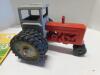 1/32 LEE TOYS IH TRACTOR & DISC, '70'S - 3