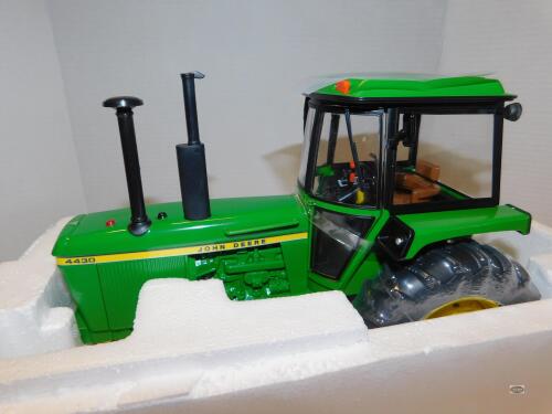 1/16 JOHN DEERE 4430 TRACTOR
