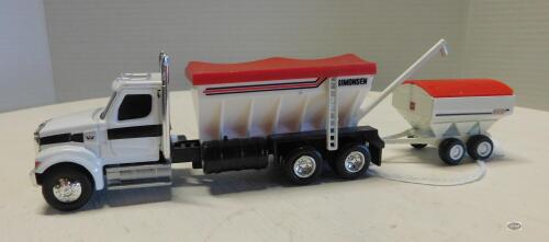 1/64 WESTERN STAR FERTILIZER TRUCK, SPREADER
