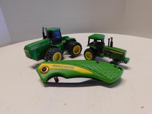 1/64 JOHN DEERE 8870 4WD '55 SERIES & KNIFE