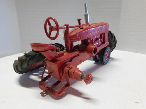 1/16 TEESWATER FARMALL NF SEAFORTH '89, BROKEN