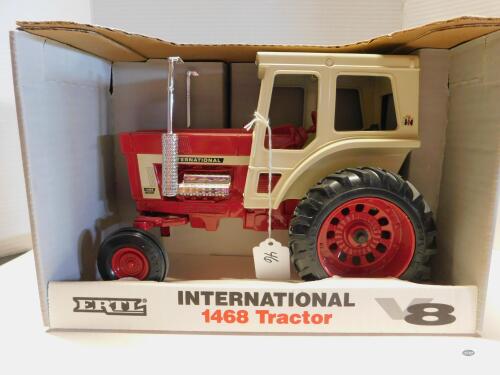 1/16 INTERNATIONAL 1468 V8 TRACTOR, NIB