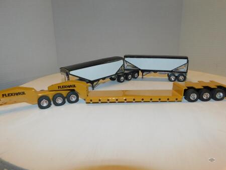 1/64 B-TRAIN GRAIN HOPPER AND FLEXIHAUL FLOAT SET