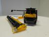 1/64 NEW HOLLAND CR970 COMBINE, 2005 FARM SHOW, NIB - 8