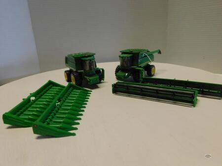 164 LOT OF JOHN DEERE STS COMBINES W/HEADS