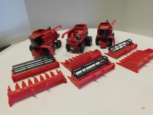 1/64 LOT OF CASE IH COMBINES W/HEADS
