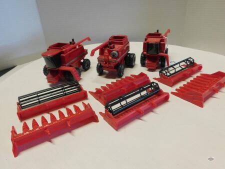1/64 LOT OF CASE IH COMBINES W/HEADS