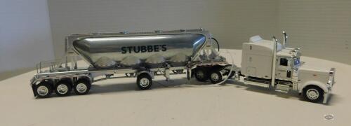 1/64 DCP PETERBILT W/PNEUMATIC TANK, STUBBES, CUSTOM