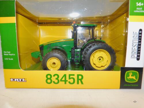 1/32 JOHN DEERE 8345R ERTL PRESTIGE TOMY, NIB