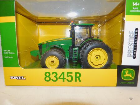 1/32 JOHN DEERE 8345R ERTL PRESTIGE TOMY, NIB