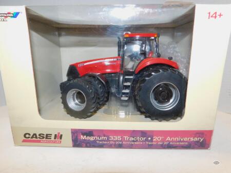 1/32 CASE IH MAGNUM 335 ERTL (BRITAINS), NIB