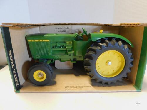 1/16 JOHN DEERE 5020 TRACTOR, NIB