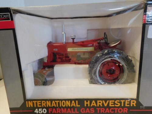 1/16 IH 450G TRACTOR, NIB