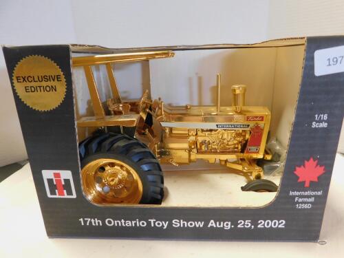 1/16 GOLD PLATED IH 1256, 2002 ONT. TOY SHOW EDN