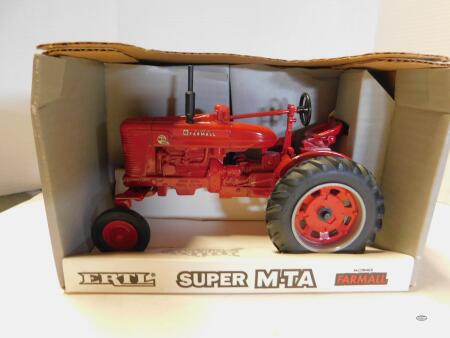 1/16 FARMALL SUPER M-TA, ERTL, SPEC CAST