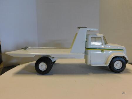 1/16 JOHN DEERE TILT & LOAD TRUCK