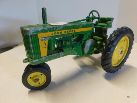 1/16 JOHN DEERE TRACTOR, ORIGINAL