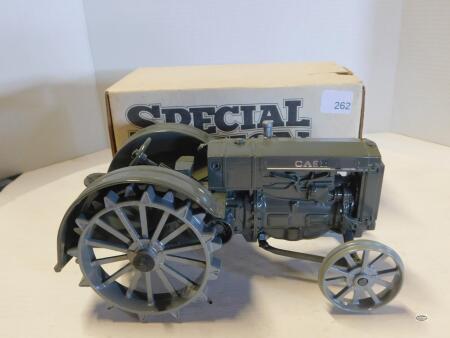 1/16 ERTL CASE ON STEEL WHEELS