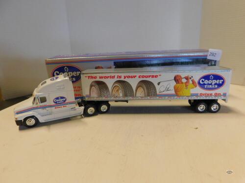 1/64 SPECCAST COOPER TIRES FREIGHTLINER