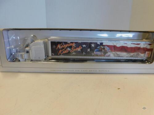 1/64 SPEC CAST FARM SAFETY FOR KIDS 32871