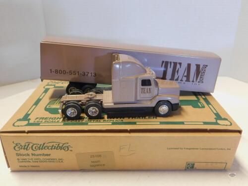1/64 ERTL TEAM TRACTORANSPORT 25106