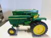 1/16 SIGOMEC-ARGENTINA JOHN DEERE TRACTOR W/BOX
