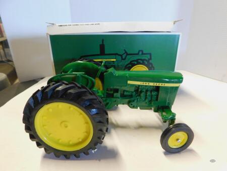 1/16 SIGOMEC-ARGENTINA JOHN DEERE TRACTOR W/BOX
