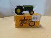 1/64 SIGOMEC-ARGENTINA JOHN DEERE TRACTOR W/BOX