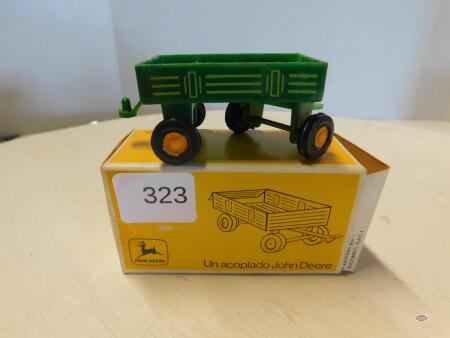 1/64 SIGOMEC-ARGENTINA JOHN DEERE WAGON W/BOX