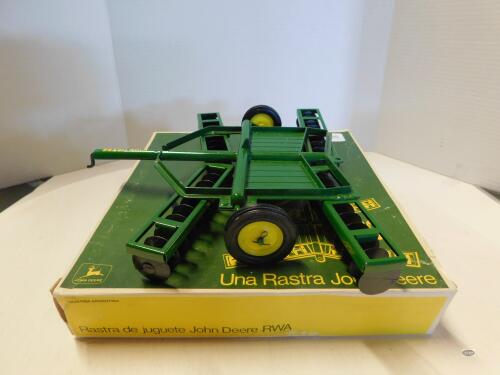 1/16 SIGOMEC-ARGENTINA JOHN DEERE WHEEL DISC W/BOX