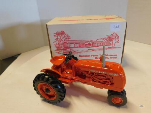 1/16 CO-OP COCKSHUTT E2 NAT. FARM TOY MUSEUM