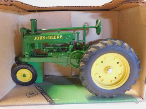 1/16 ERTL JOHN DEERE 1934 MODEL A, NIB