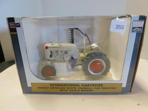 1/16 SPECCAST INT. HARVESTER WHITE CUB, NIB