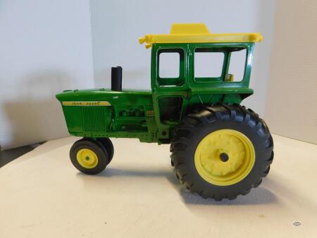 1/16 ERTL JOHN DEERE 4020 DIESEL W/CAB