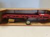 1/16 ERTL/TRUSCALE PORTABLE ELEVATOR, NIB