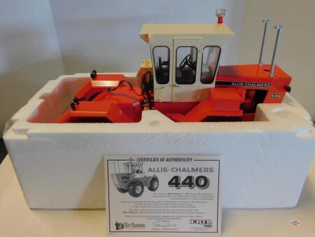 ALLIS CHALMERS 440 TOY FARMER