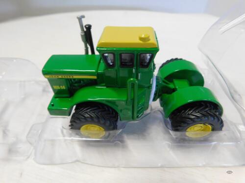 1/64 ERTL JOHN DEERE WA 14 PRESTIGE