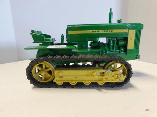 1/16 ESKA JOHN DEERE CRAWLER