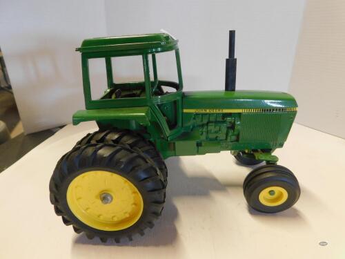 1/16 JOHN DEERE SOUND GUARD CAB & DUALS