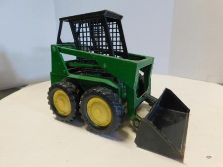 1/16 JOHN DEERE SKID STEER LOADER