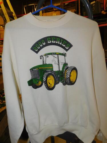 JOHN DEERE 8000 SERIES SWEATSHIRT SIZE LARGE
